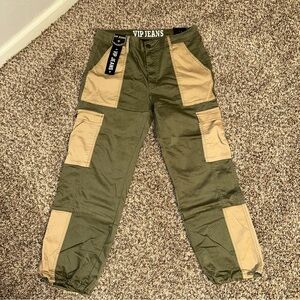 MILITARY GREEN & KHAKI COLOR BLOCK CARGO JOGGERS SIZE 13/14
